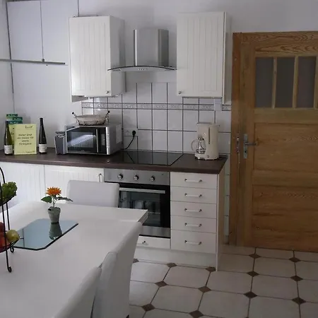 Apartment Winzeranwesen - Weingut Christian Eberley- Ii Mindestaufenthalt 4 Naechte - Minimum 4 Nights Neustadt an der Weinstraße