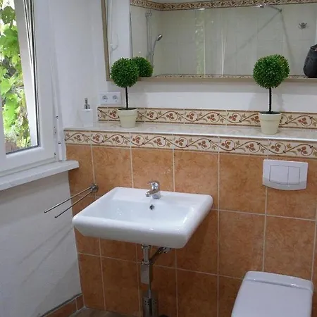 Winzeranwesen - Weingut Christian Eberley- Ii Mindestaufenthalt 4 Naechte - Minimum 4 Nights *